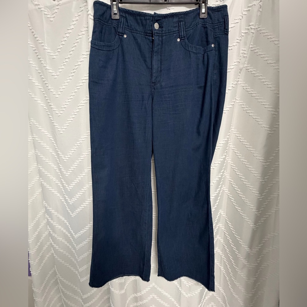 NYDJ women's denim jeans in the "Serendipity" wash wide leg size 10